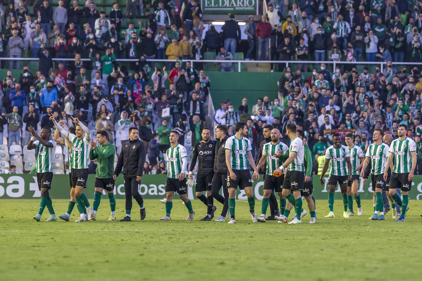 Fotos: Imágenes de la celebración de la victoria del Racing frente a la UD Logroñés