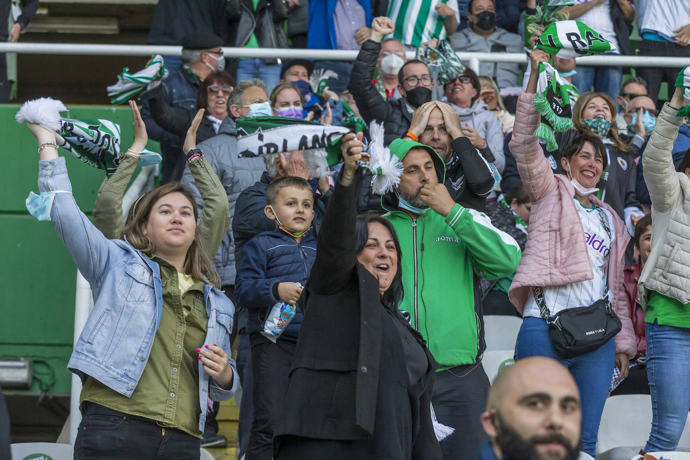 Fotos: Imágenes de la celebración de la victoria del Racing frente a la UD Logroñés