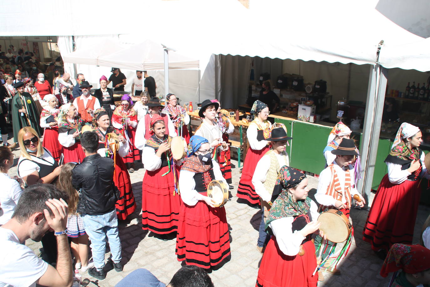 Fotos: Las enfermeras, embajadoras de la Gran Fiesta del Sobao Pasiego y la Quesada