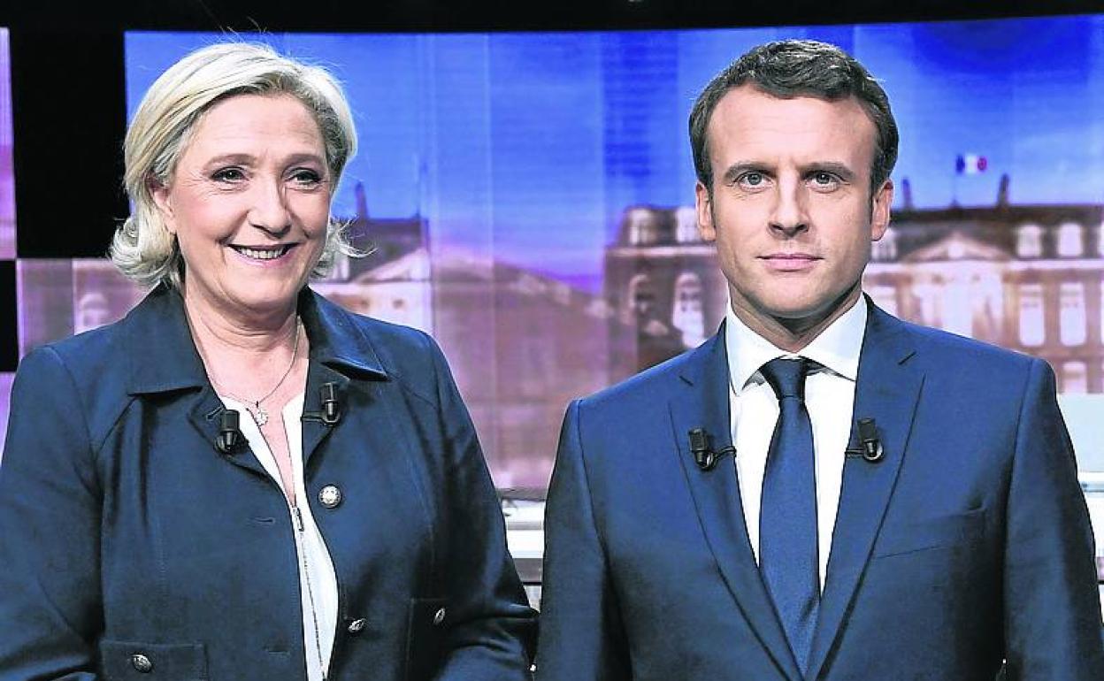 Le Pen y Macron en la campaña de 2017. 