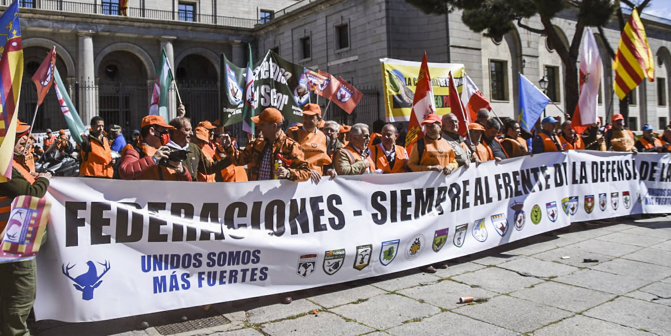 Fotos: Los cazadores cántabros trasladan su protesta a Madrid