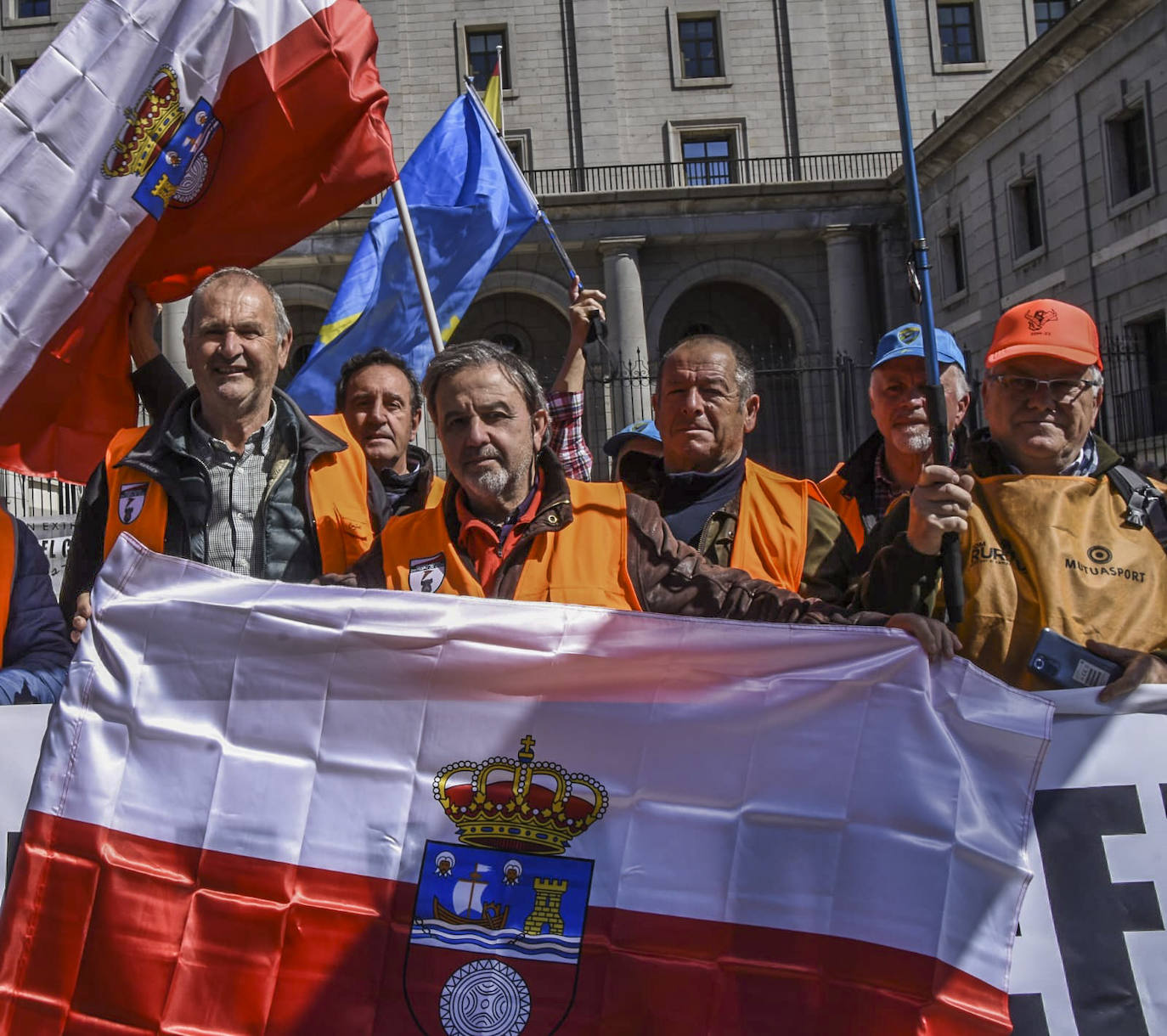 Fotos: Los cazadores cántabros trasladan su protesta a Madrid