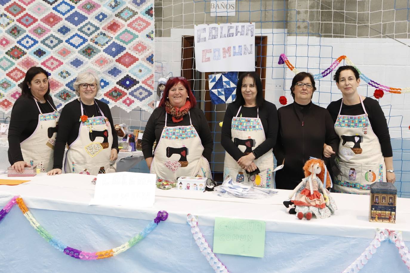 La cita ha reunido a unas 500 mujeres de talleres y grupos de trabajo de Patchwork de diferentes ciudades españolas y de Cantabria.