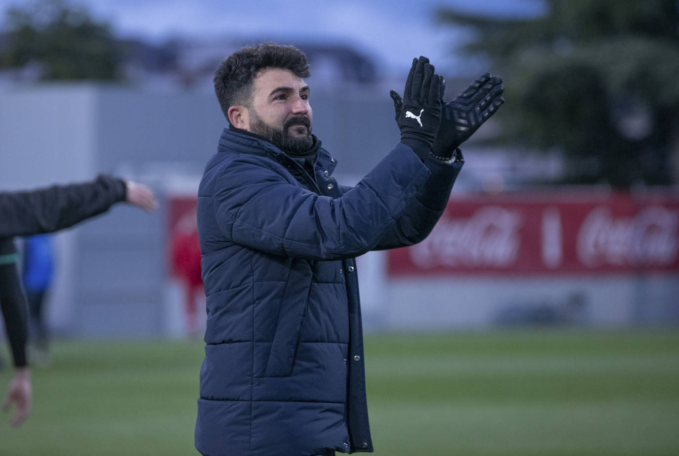 Fotos: El Racing gana en Majadahonda y acaricia el ascenso