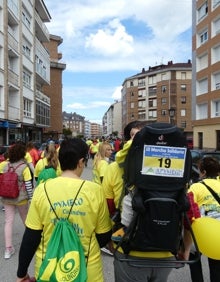 Imagen secundaria 2 - Colindres marcha por Ucrania