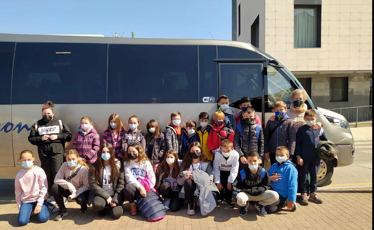 Imagen de los escolares que han participado en el campamento de Semana Santa.