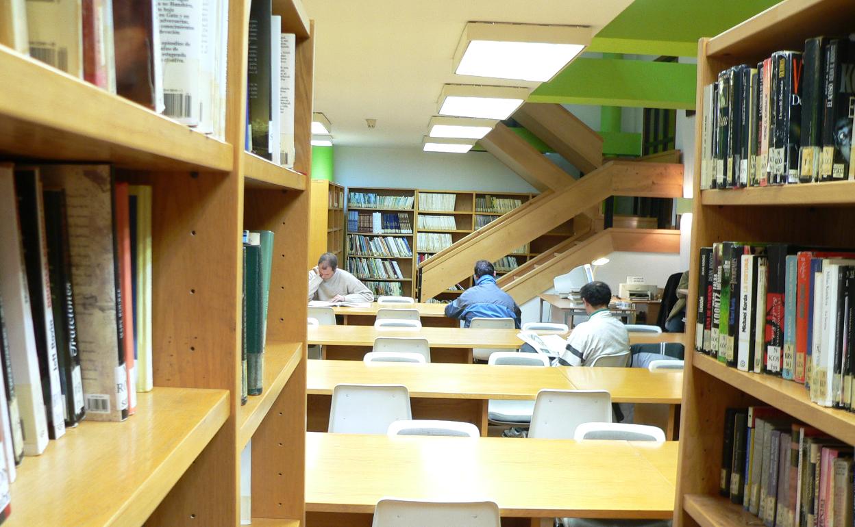 Interior de la biblioteca del Centro Cultural Doctor Velasco 