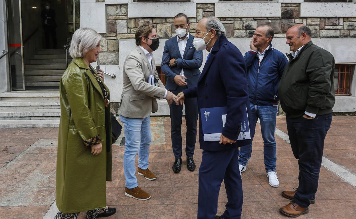 De izquierda a derecha, Rosa Díaz, Pablo Diestro, López Estrada, López Marcano, Miguel Ángel Viaña y Ángel Rodríguez.