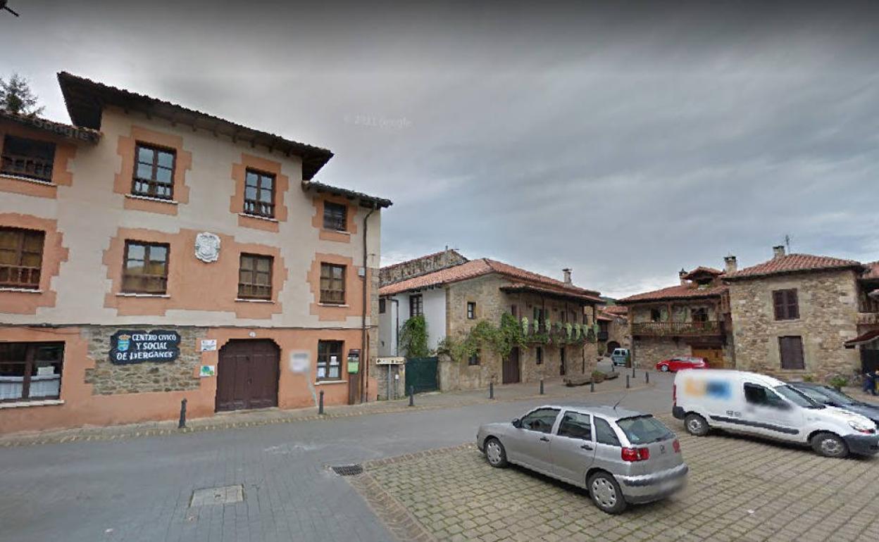 A la izquierda, el inmueble público sobre el que se va a actuar