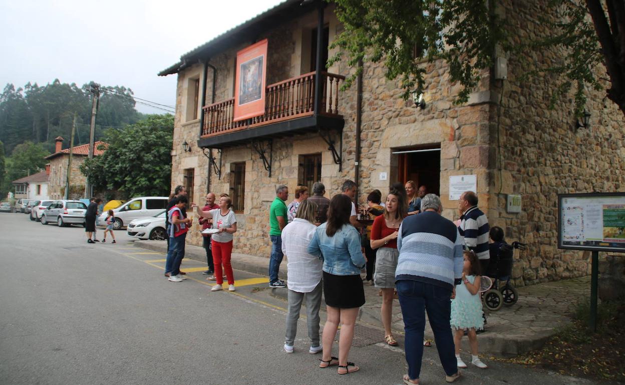 Imagen de la presentación de una exposición en la Casa de Cultura de Llanos  2019 