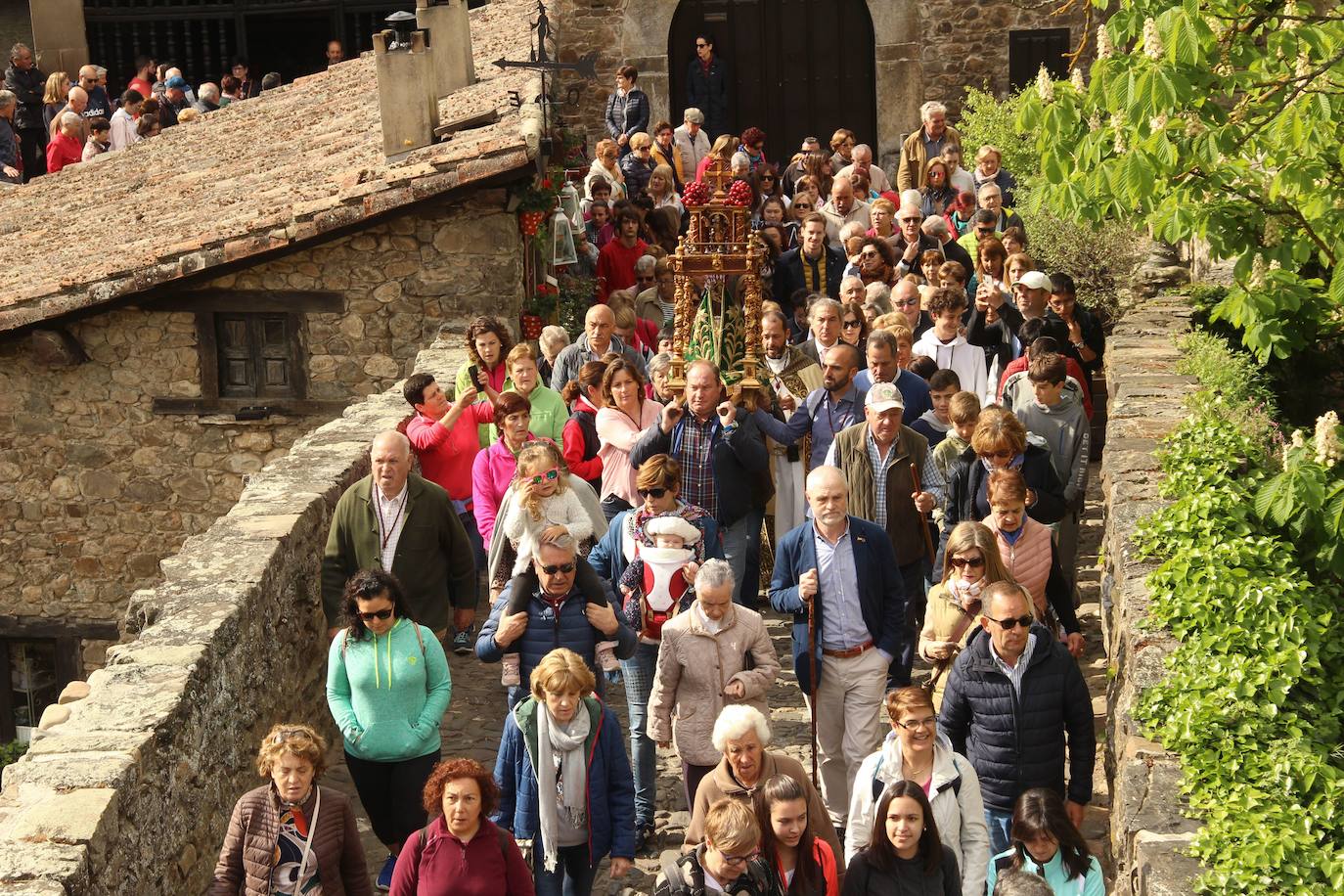 Imagen de archivo de la procesión de La Santuca, Virgen de la Luz, en Potes.