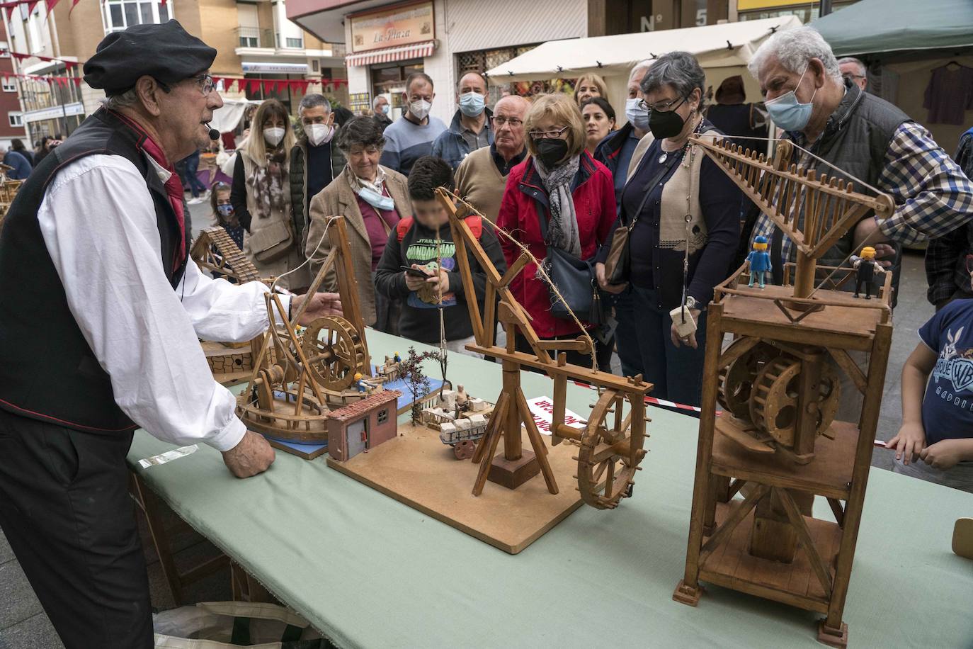El municipio celebra hasta el 2 de mayo la Fiesta Homenaje a Pedro Velarde, una cita en recuerdo al militar de Muriedas que se va a desarrollar a través de varias actividades, espectáculos y actuaciones de calle dirigidas a toda la familia