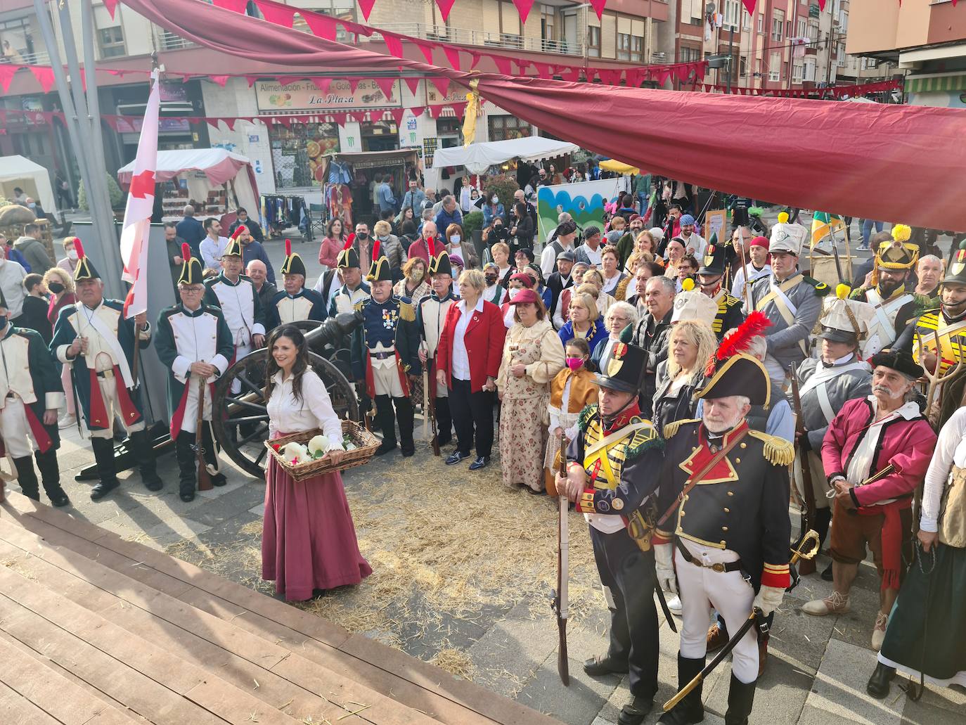 El municipio celebra hasta el 2 de mayo la Fiesta Homenaje a Pedro Velarde, una cita en recuerdo al militar de Muriedas que se va a desarrollar a través de varias actividades, espectáculos y actuaciones de calle dirigidas a toda la familia
