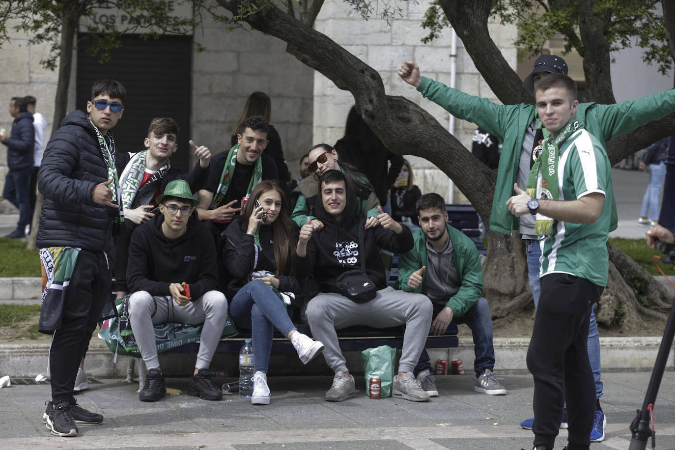 Los aficionados se acercaron hasta Pombo para comenzar la celebración.