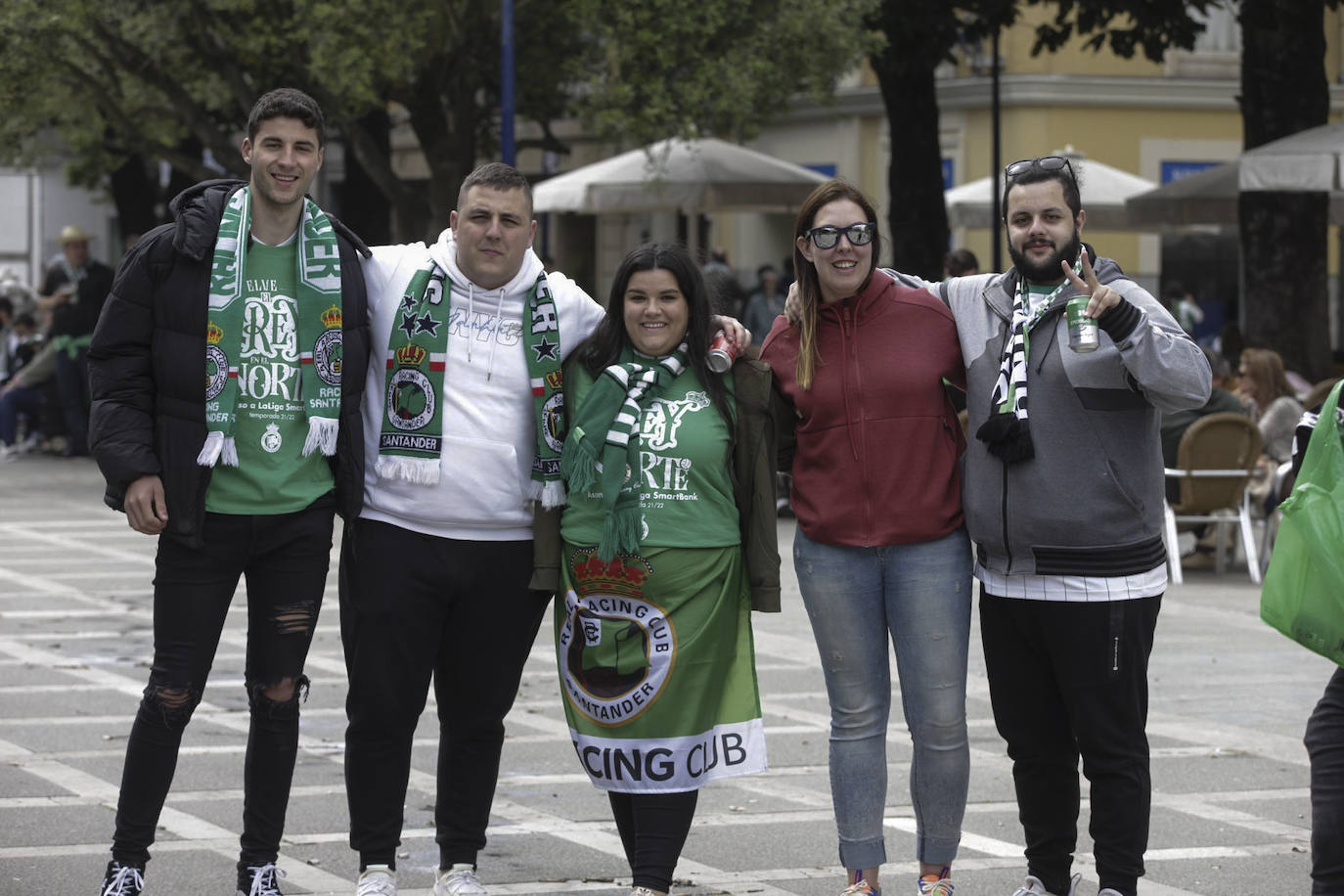 Los aficionados se acercaron hasta Pombo para comenzar la celebración.