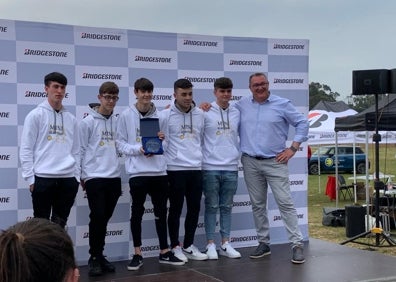 Imagen secundaria 1 - Vibrante competición de vehículos eléctricos de Laredo