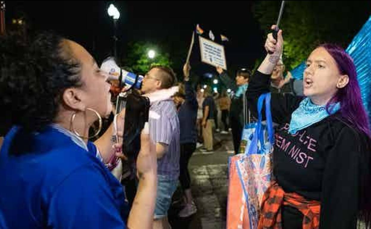 La lucha por el derecho al aborto parece que se trasladará desde el Tribunal Supremo hasta las cámaras estatales.