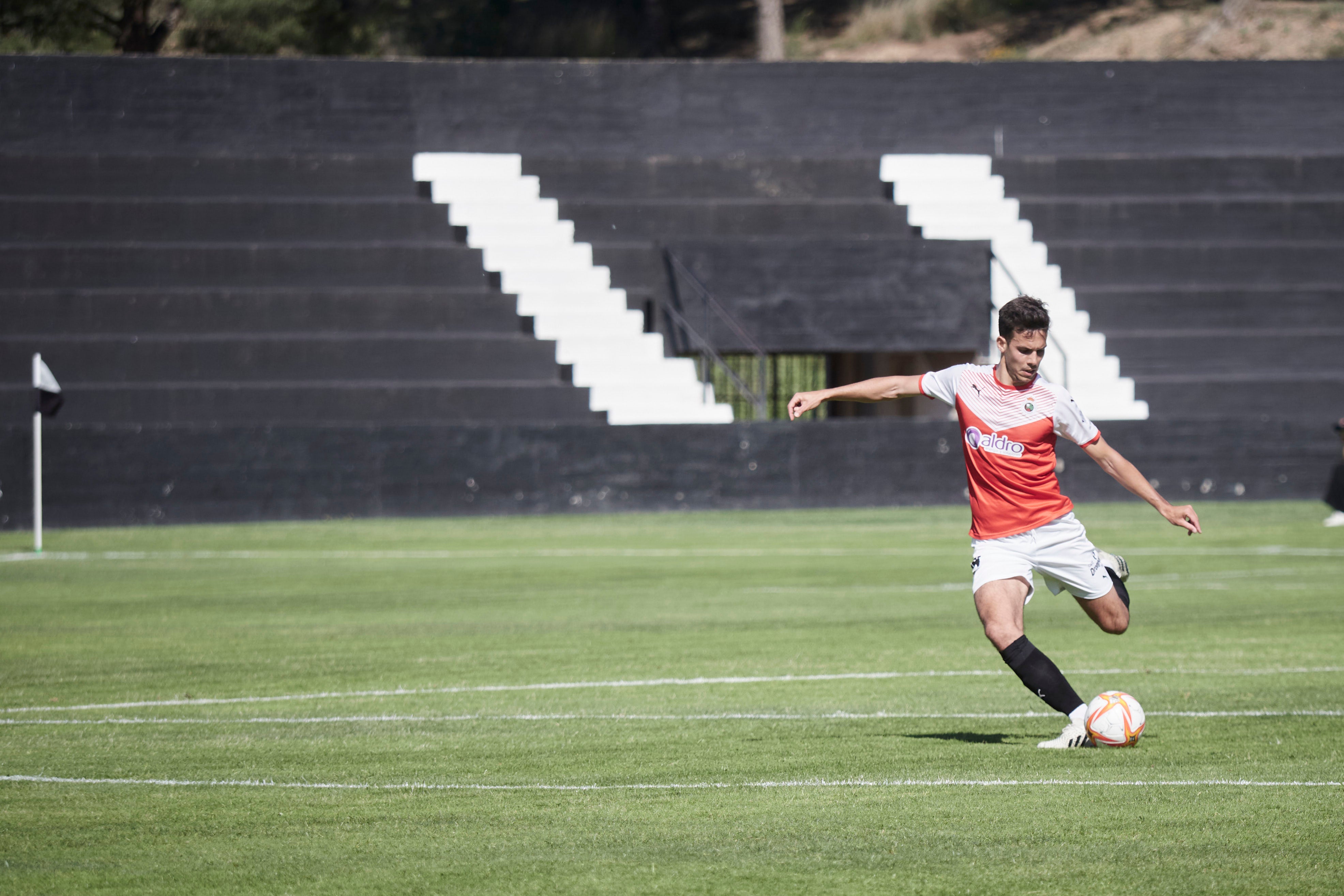 Fotos: El Tudelano se impone por tres goles a cero al Racing