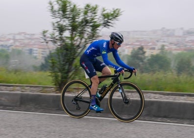 Imagen secundaria 1 - Óscar Negrete logra un doblete en el Mundial de Ciclismo de Bomberos de disputado en Lisboa