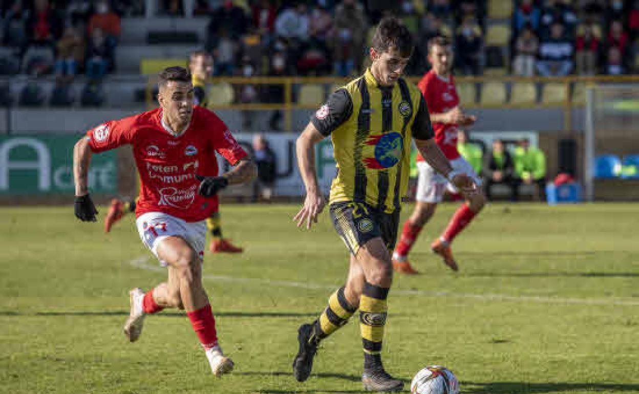 Imagen de archivo de un partido entre Club Deportivo Cayón y Club Deportivo Laredo 