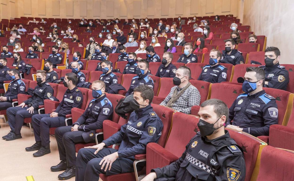 Efectivos que en febrero se sumaron a la plantilla de la Policía Local de Santander. 