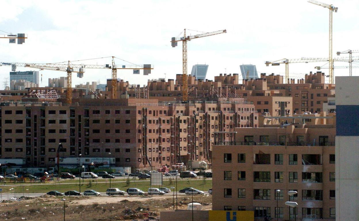 Viviendas en construcción en un barrio de Madrid. 