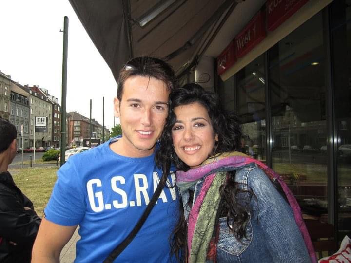 Con Lucía Pérez, que representó a España en Eurovisión de 2011, en Düsseldorf (Alemania), con el tema 'Que me quiten lo bailao'.​