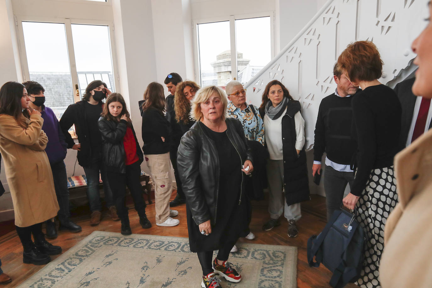 Los allegados a quien fuera la primera directora del edificio más emblemático de la ciudad han participado en este acto homenaje en el que se descubierto una placa en su honor y la Banda Municipal de Música ha interpretado varios de sus temas favoritos. Durante el concierto, se han soltado 200 globos de helio biodegradables y se han vendido mantitas a 5 euros como recaudación de fondos para la Fundación Blas Méndez Ponce con la que ella colaboraba de forma muy activa.