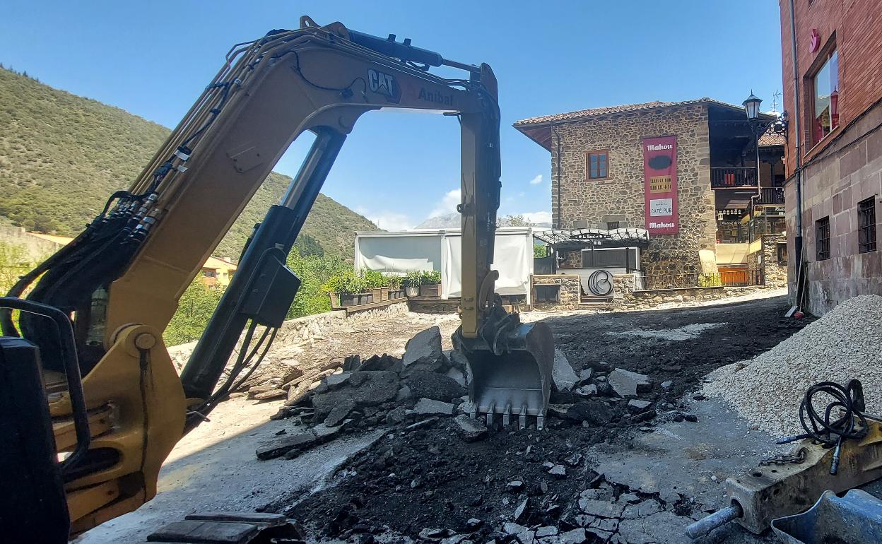 Las obras se están desarrollando en la calle Doctor Encinas.