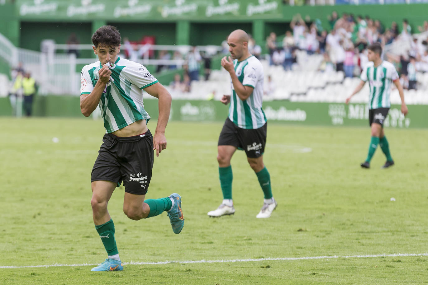 Fotos: Último partido del Racing de la temporada en los Campos de Sport