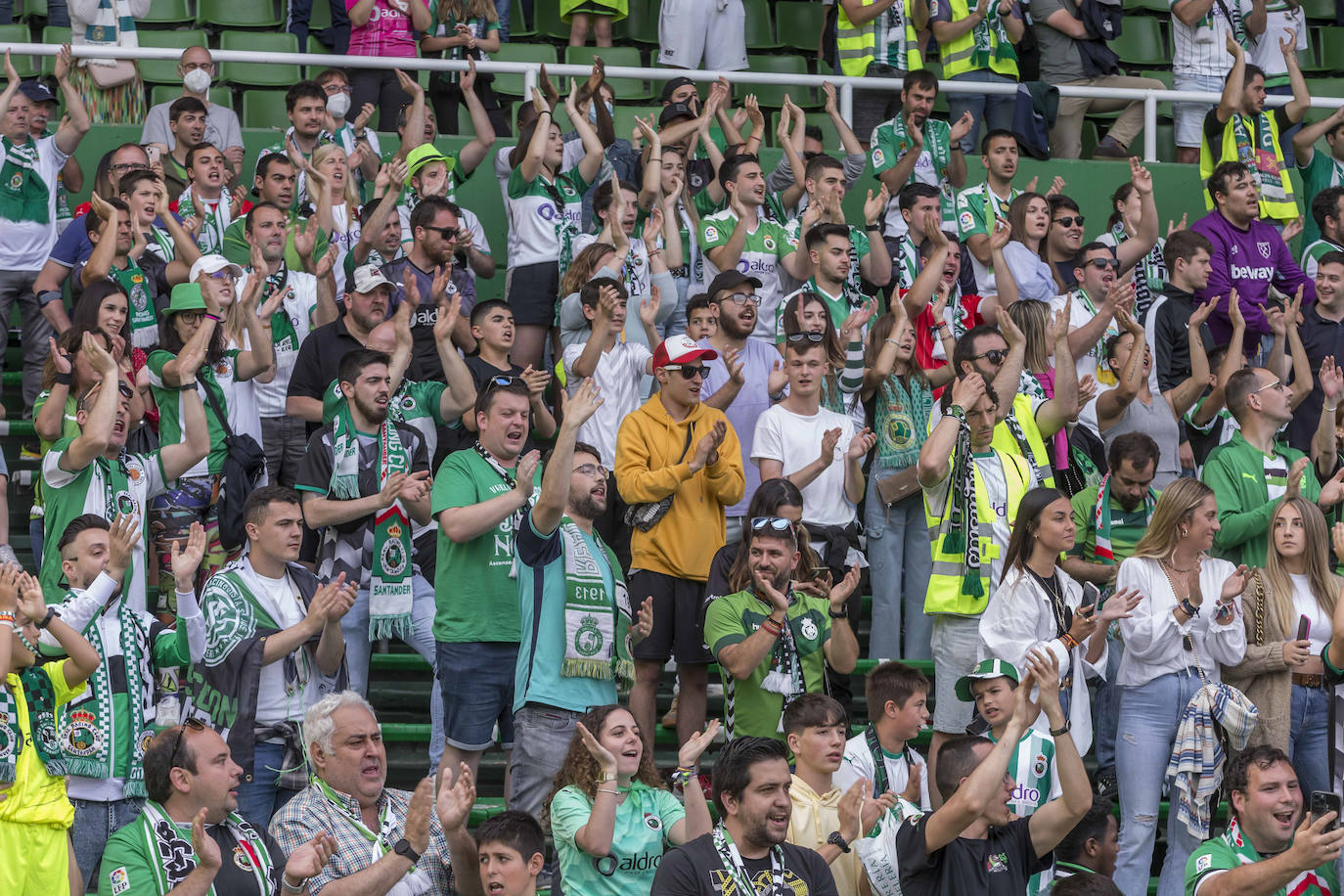 Fotos: Último partido del Racing de la temporada en los Campos de Sport