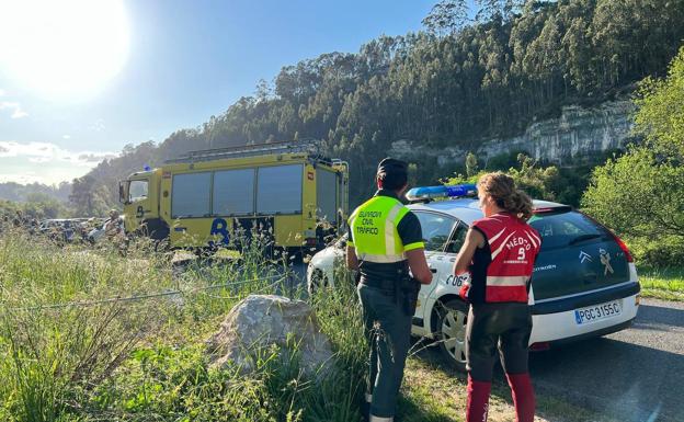 Los servicios de emergencias en el lugar dónde fue localizado