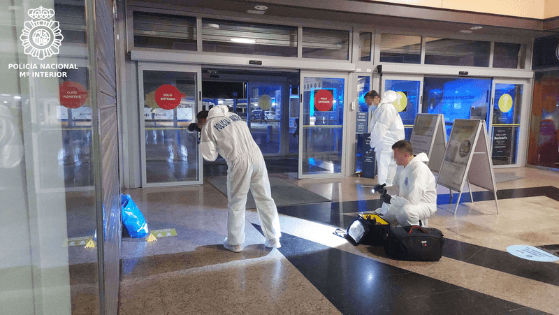 Agentes de la Policía Científica, durante el simulacro de atentado terrorista.