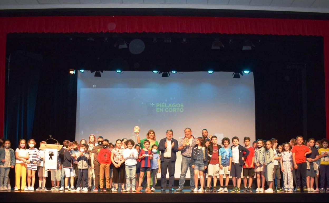 Los colegios Antonio Robinet y Virgen de Valencia ganan ex aequo el primer Premio El Madero, del Festival Internacional de Cine de Piélagos.