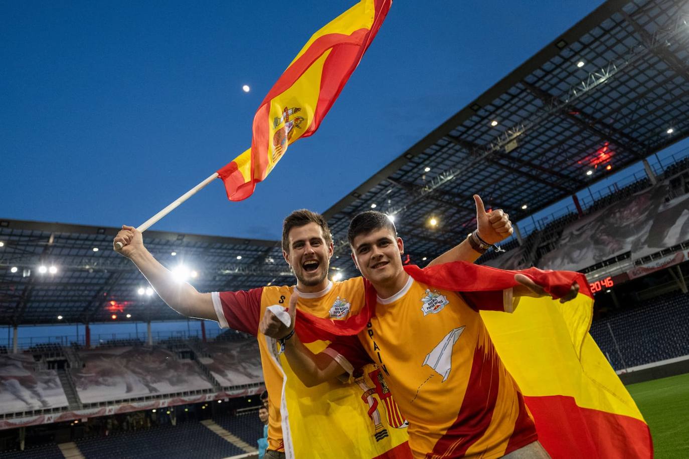 Javier junto a su compañero Pablo, campeón nacional de distancia y asturiano.