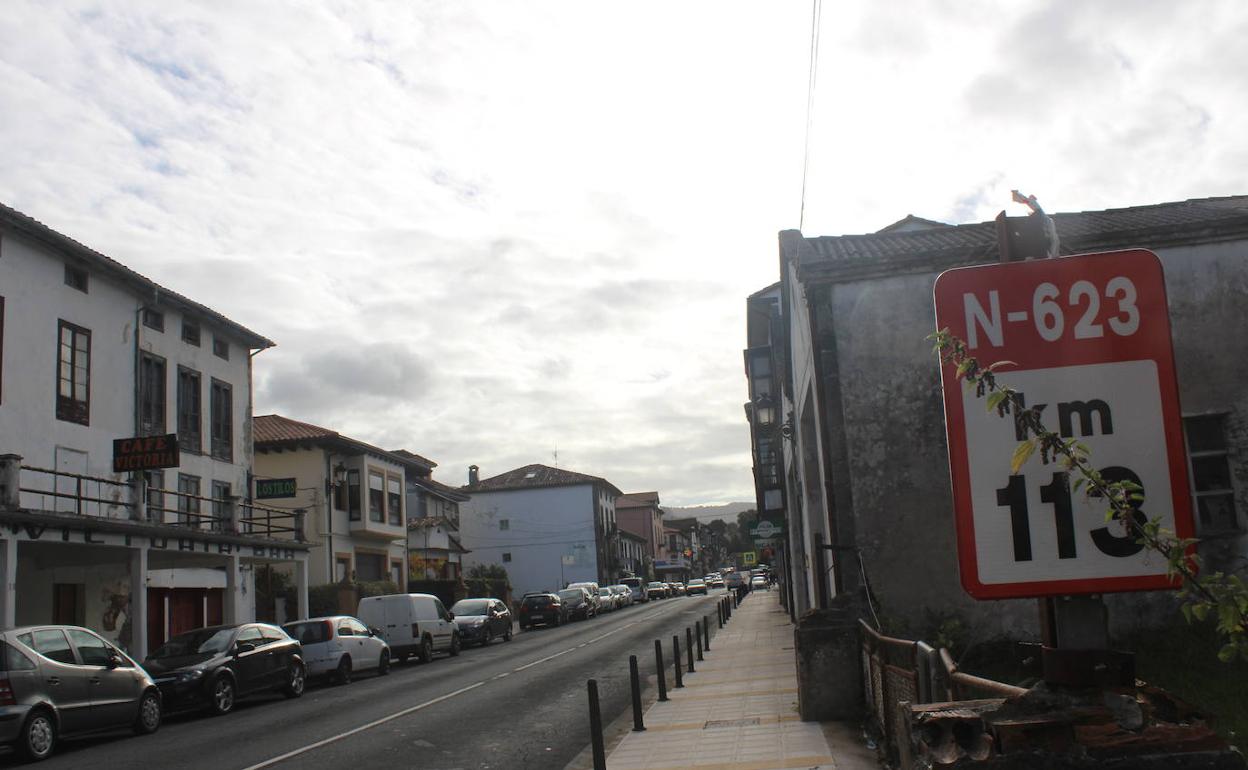 Travesía de la Nacional 623 en Alceda. 