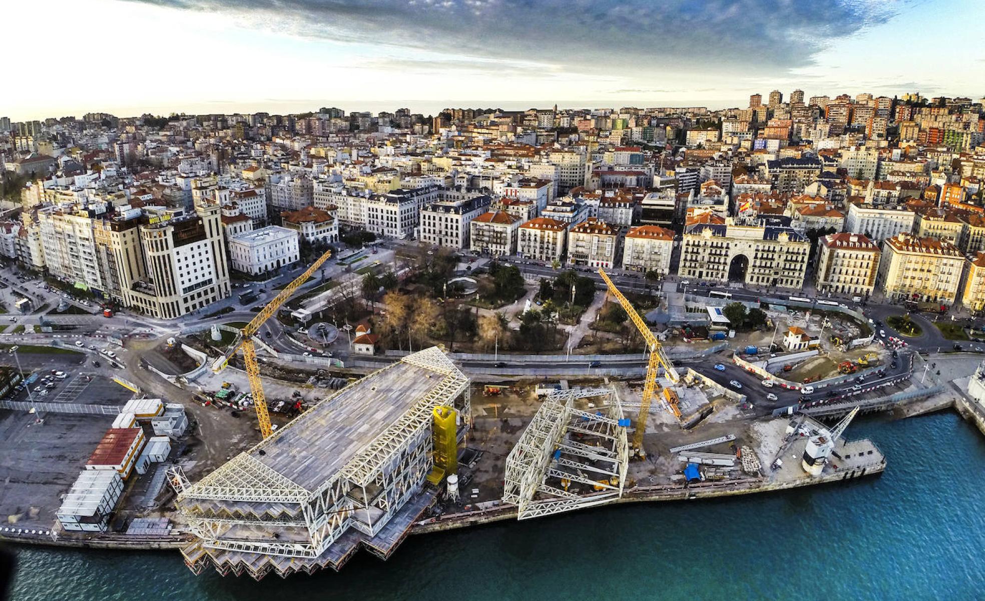 Imagen aérea durante la construcción del Centro Botín