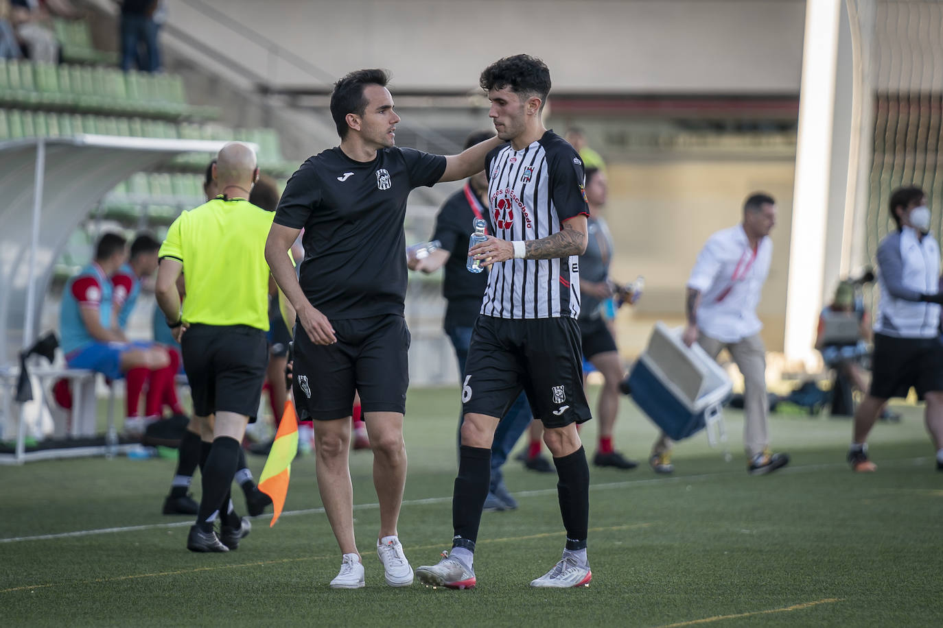 Fotos: El Escobedo dice adiós al sueño del ascenso a Segunda RFEF