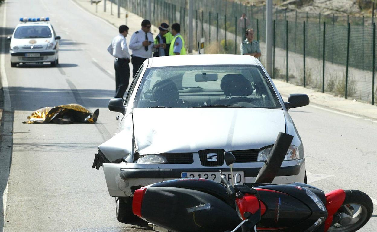 Imagen de archivo de un accidente con una moto protagonista.