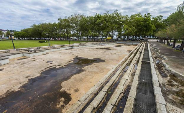 Imagen principal - El estanque de Mesones sigue abandonado