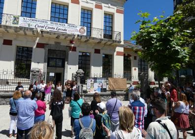 Imagen secundaria 1 - Laredo teje una red de solidaridad contra la violencia machista