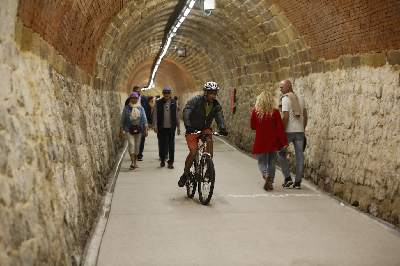 Fotos: Un paseo por el túnel