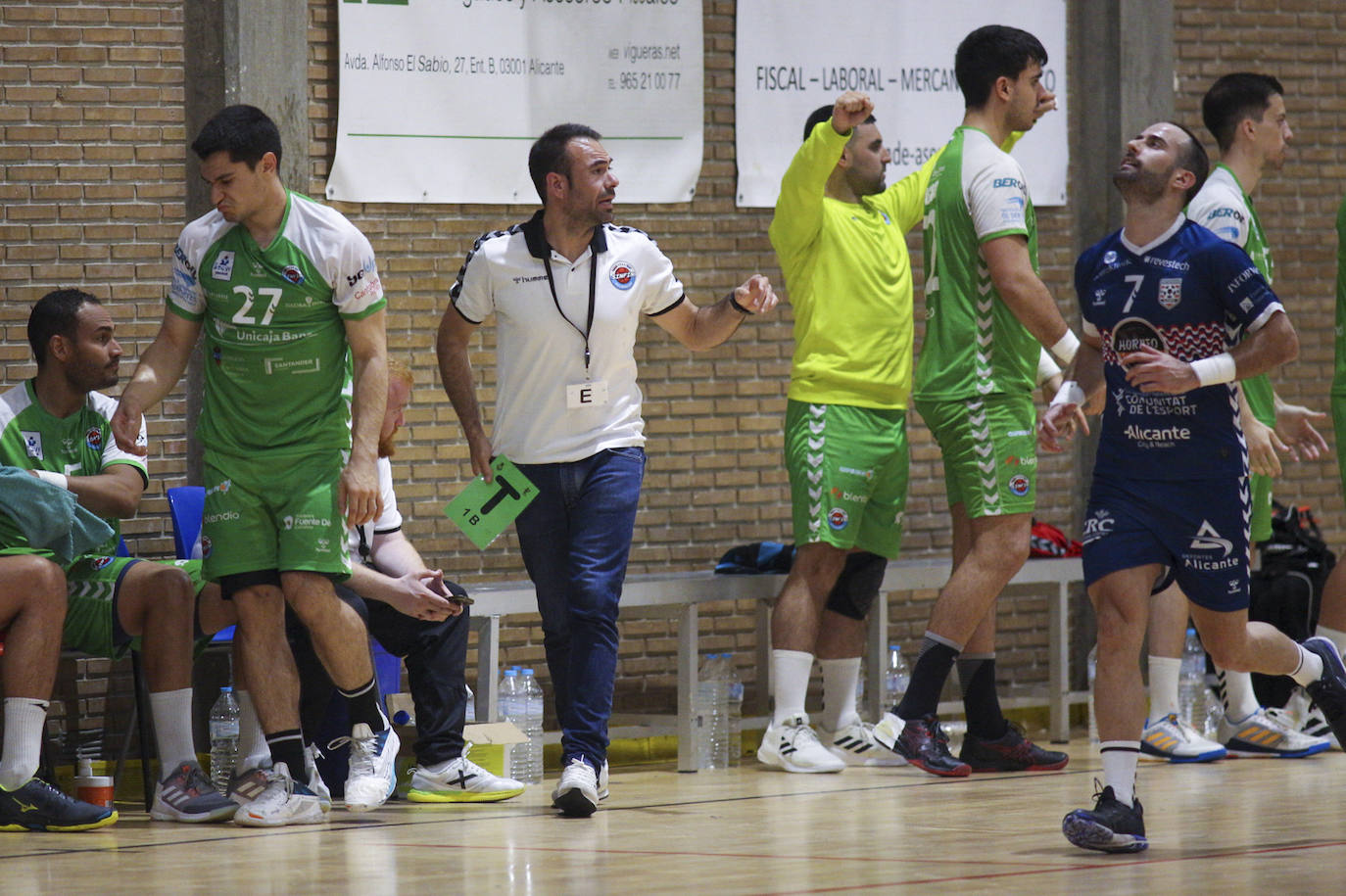 Fotos: Imágenes del partido EON Alicante-Unicaja Sinfín