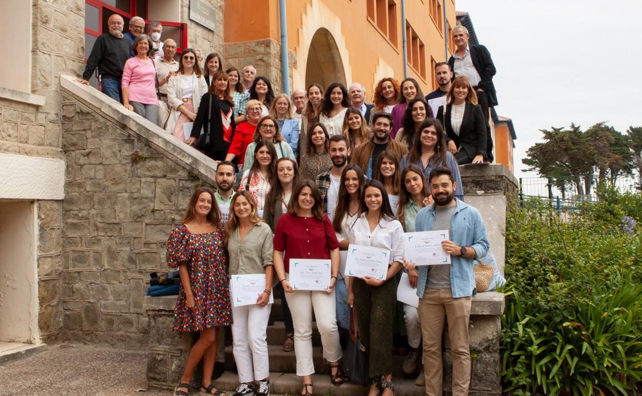 Grupo de MIR de Medicina de Familia que terminó la residencia en mayo, en el acto de despedida.