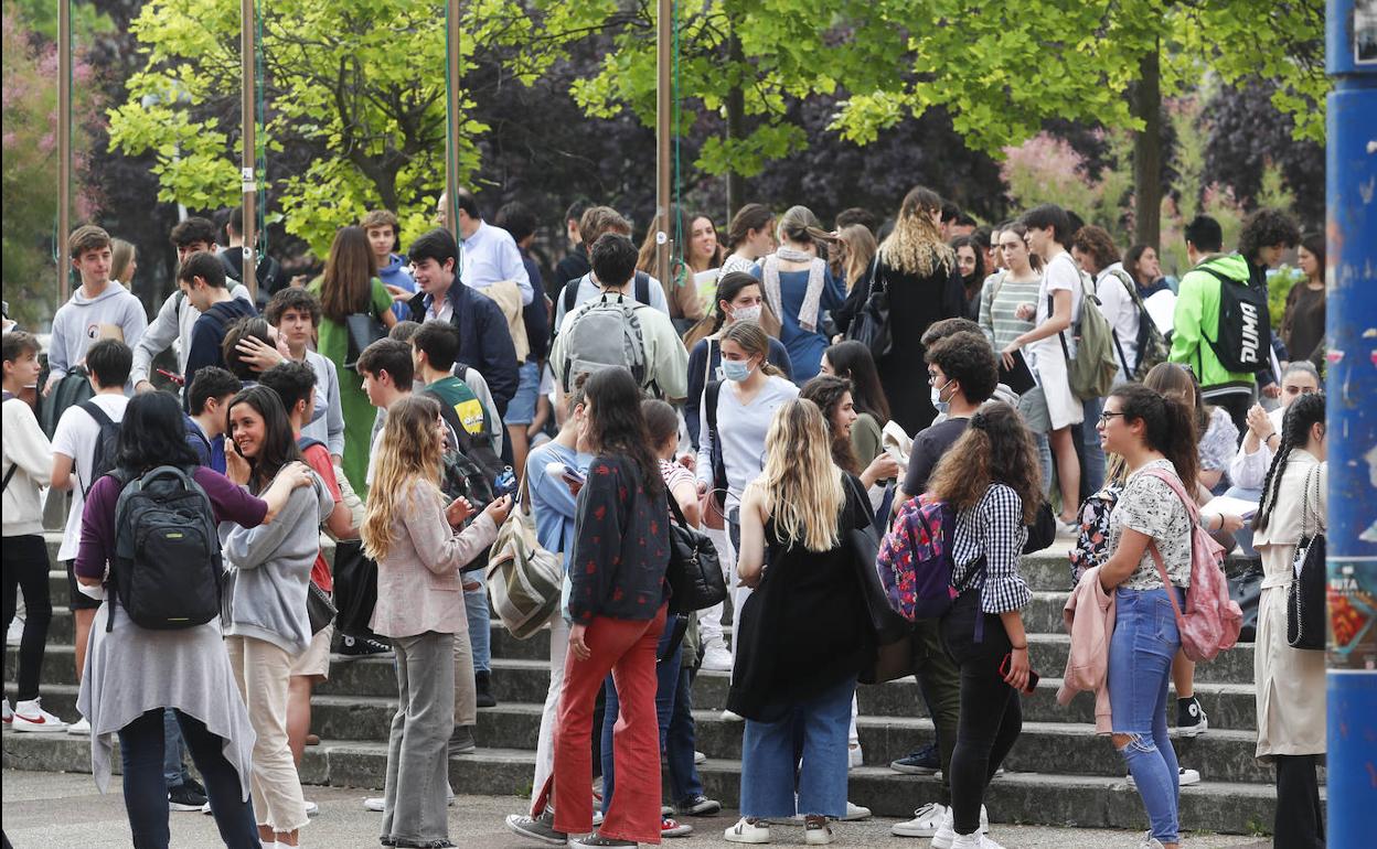 Momentos previos al inicio de las pruebas en la sede del Interfacultativo. 