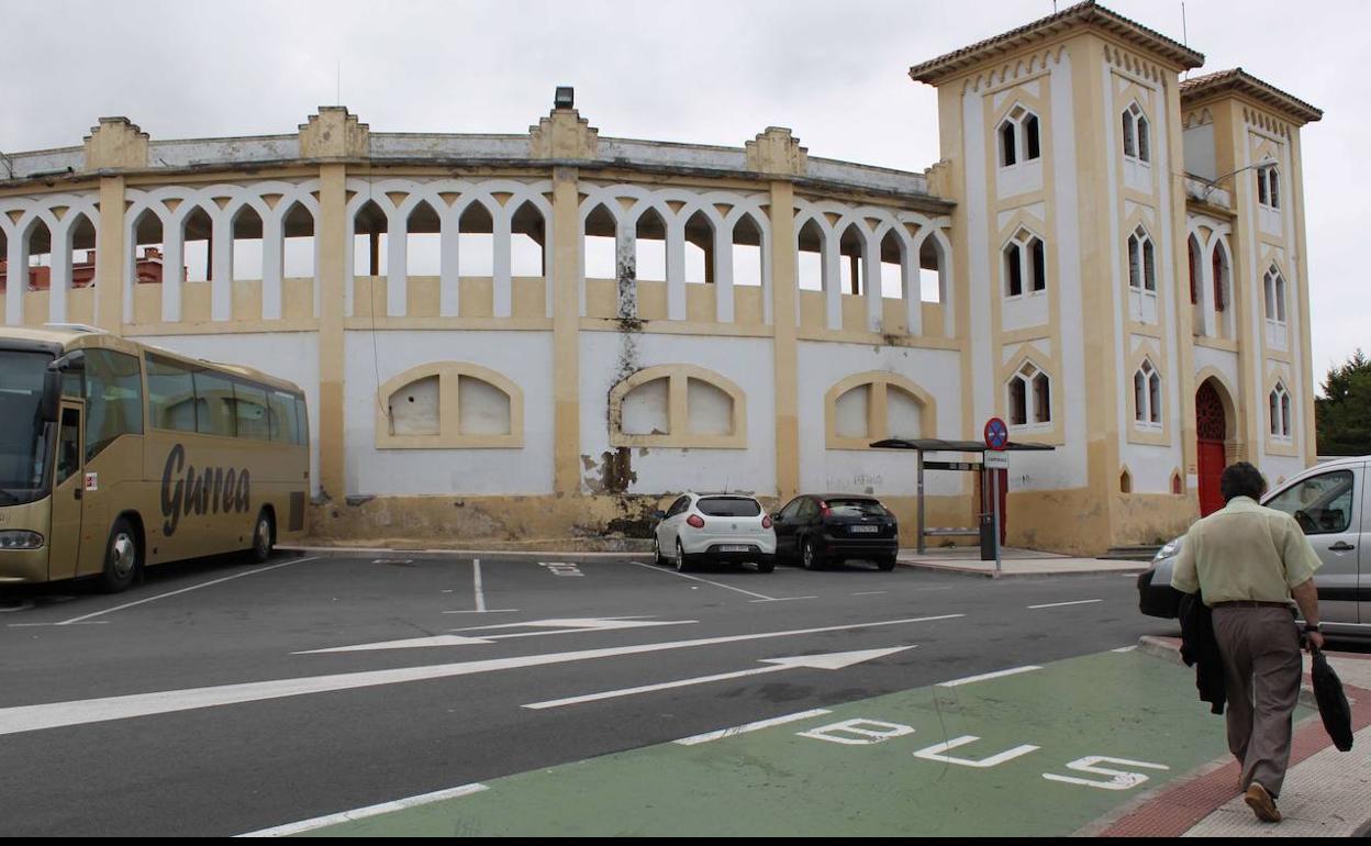 Castro encarga un estudio de patologías de la plaza de toros para su rehabilitación y posterior cubierta