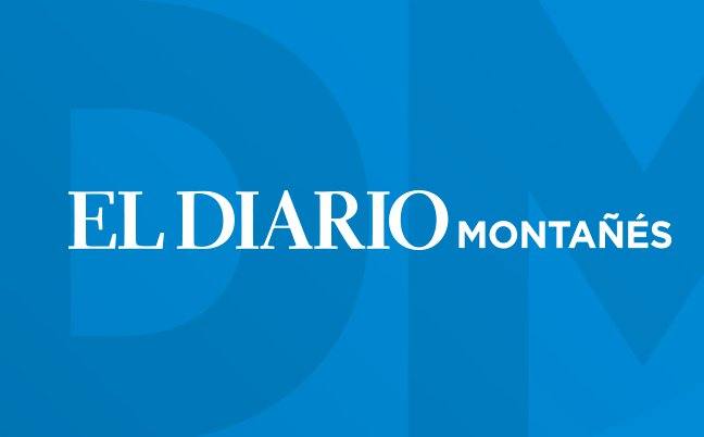 Choca con otro coche, se da a la fuga, pierde una rueda y hiere a un matrimonio