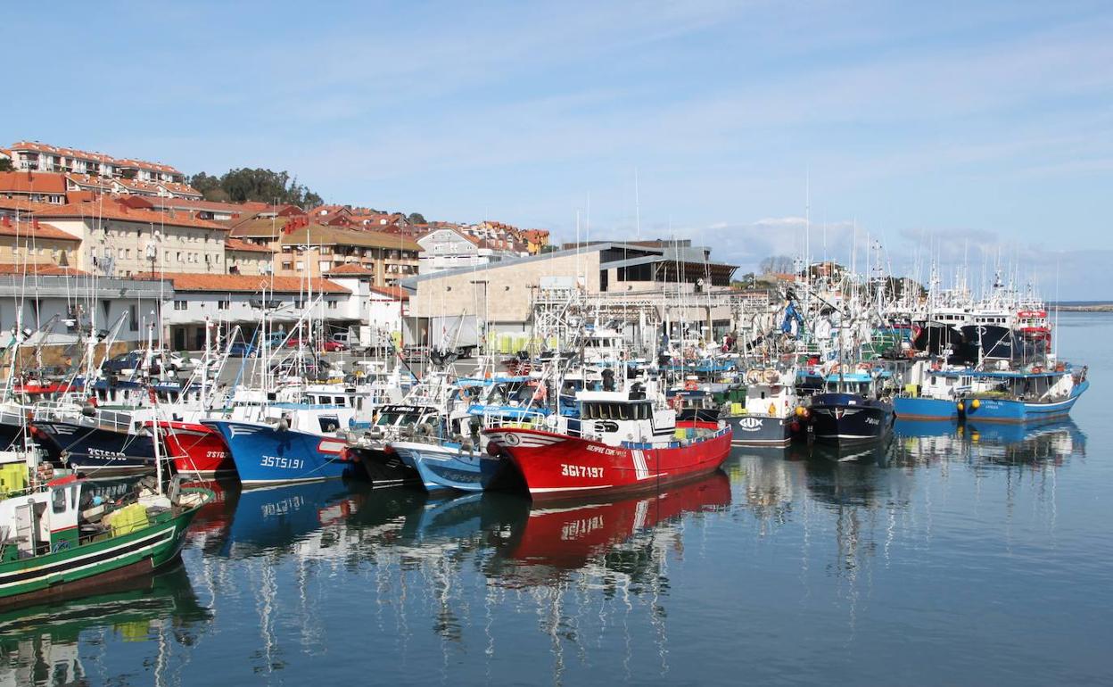 Imagen de archivo del puerto pesquero de San Vicente de la Barquera.