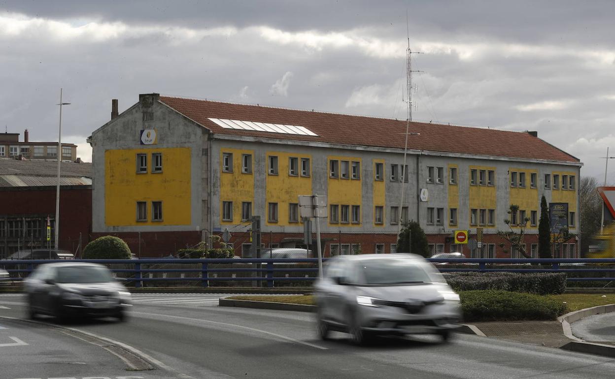 Edificio del centro de gestión de viajeros de Santander de Renfe.