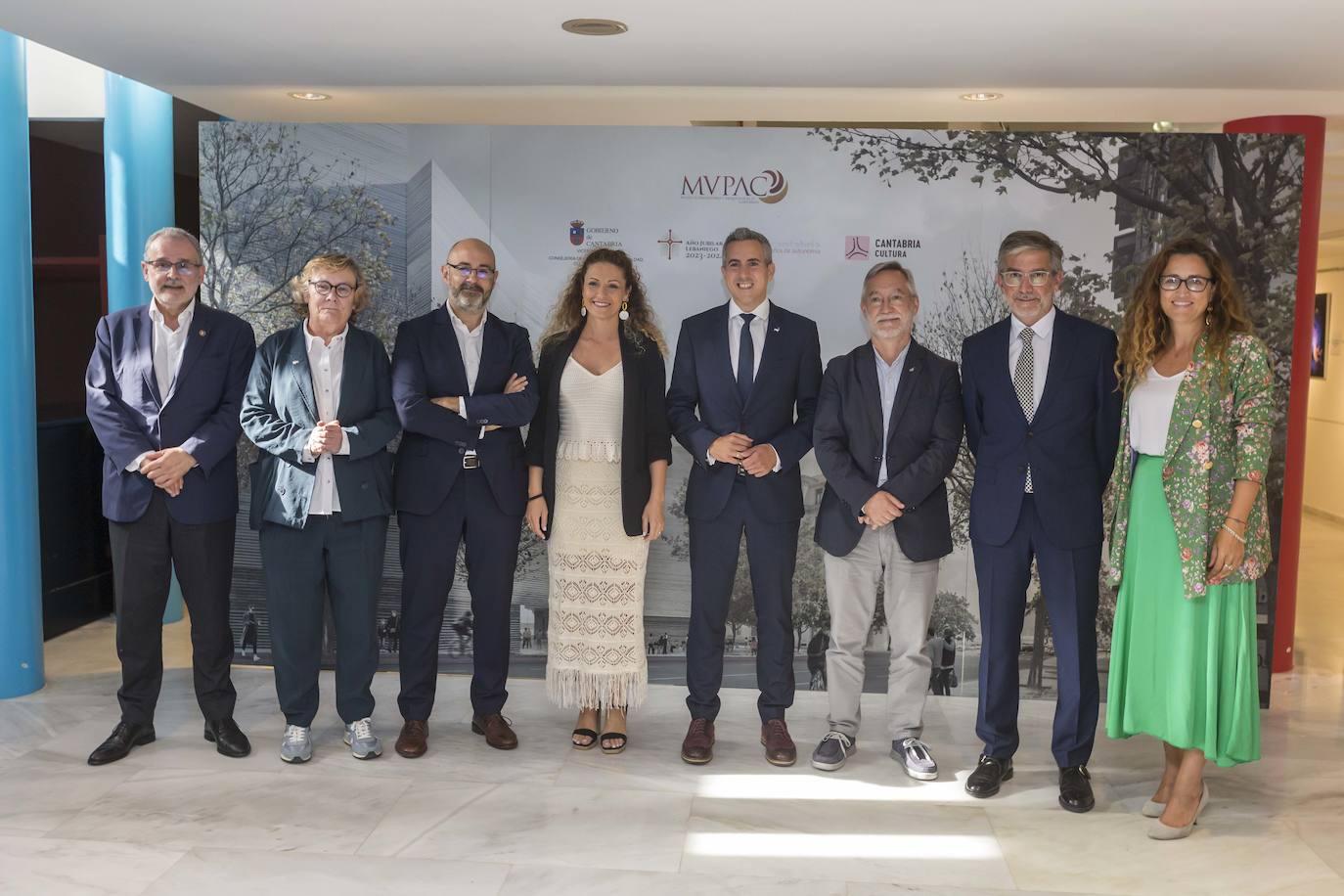 Ángel Pazos (izquierda), Gema Agudo, Santiago Fuente, Ainoa Quiñones, Pablo Zuloaga, Roberto Ontañón, César Díaz y Zoraida Hinojosa